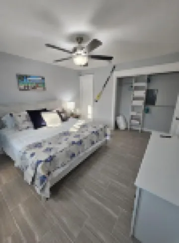 Beachy 1-Bedroom Getaway in Cape Coral – 20 Mins to Sanibel & Fort Myers Beach!
