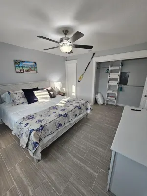 Call for extended stay discounts. KING BED! Beautiful new property6