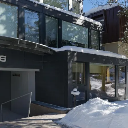 Pet Friendly & Luxurious 3 bedroom Aspen Condo