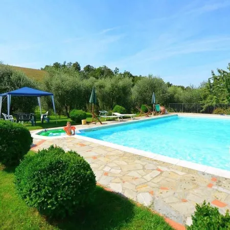 Villa with pool in Tuscany, close to San Gimignano and Volterra