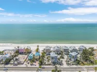 CASA BELLA "D"  - 1 bed/1 bath - STEPS TO THE BEACH - Sleeps 2