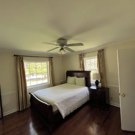 A cozy single family home located right in the center of Augusta!