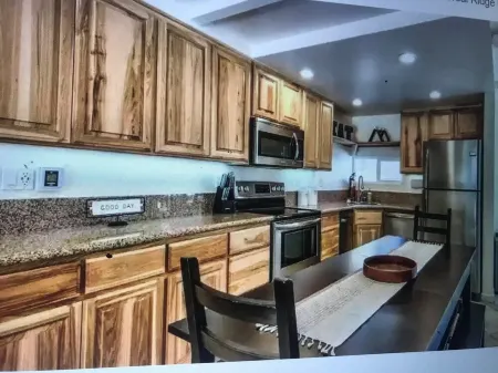 Boreal condo 3 bed 2 bath near Boreal, Soda Springs on Boreal Lake & near Donner Отели рядом с достопримечательностью «Доннер Саммит Калифорния Стейт Снопарк»