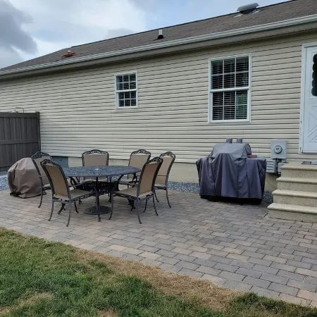 PRICE DROP - HIGHLY RATED! Cozy, single family home close to beach and golf