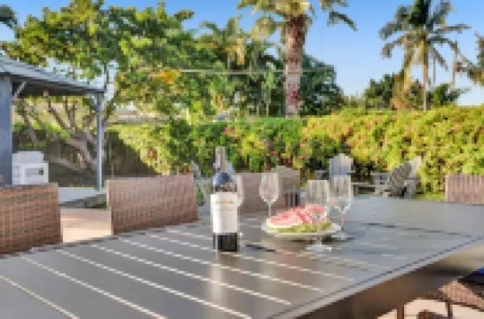 Resort Villa 6BR Heated Pool Beach Volleyball Game Room Mini Golf