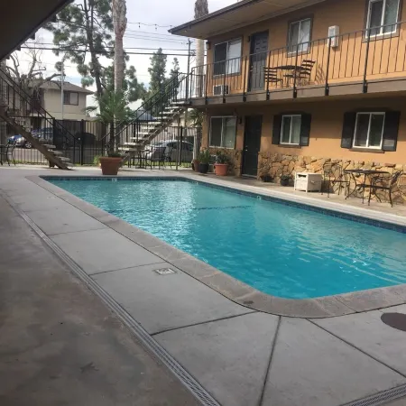 POOLSIDE SUITE Fresno/Clovis