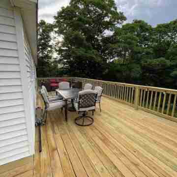 Charming Remodeled Home with Deck overlooking Land Trust - Dog Friendly! Others