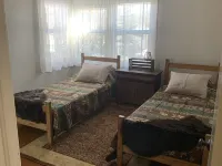 Conneaut Creek Cottage Hotels in Conneaut