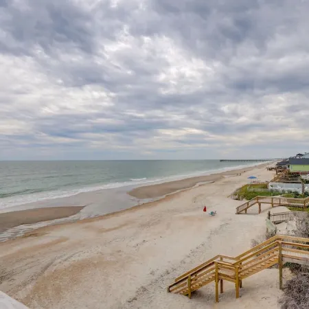 Paradise Found! Fabulous, Flexible, Beach Front Luxury! Hot Tub, Best Location!