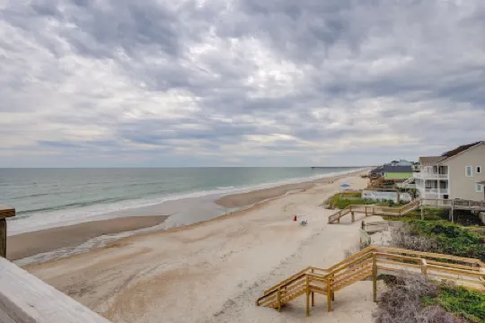 Paradise Found! Fabulous, Flexible, Beach Front Luxury! Hot Tub, Best Location!