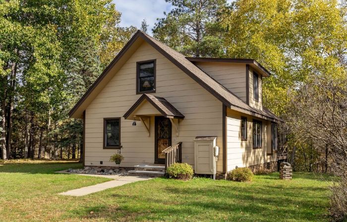 Secluded cabin on Pine River