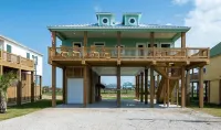 “Sea Glass”; Beach Views Galore; Private Beach Access; Brand New/Hidden Gem