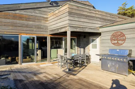Oceanfront Retreat Pajaro Dunes Beach, crashing wave views, private beach