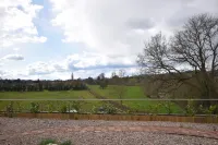 Farmhouse with rural and river views & 10 minute walk to market town
