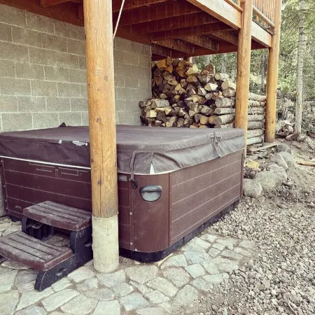 Authentic Log Cabin with Luxuries