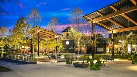 Premium Townhome w/ 2 King Beds & Luxury Bathrooms Отели в г. Пичтри Корнерс