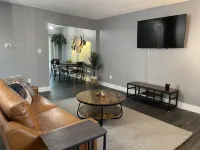 Lovely 3 Bedroom, Close to Everything!! 大急流城住宿飯店