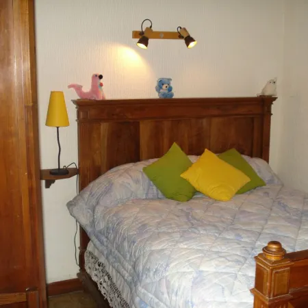 Of Character cottage Near Millau In Charming Village in Saint-Leons Отели в г. Мийо