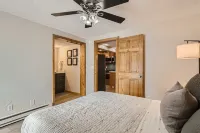 Mountain view ski townhouse Hotels in Baldy Mountain