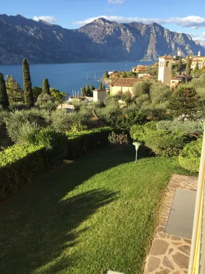 Apartment with 2 rooms and beautiful lake view