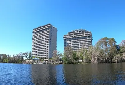 Upgraded Huge Lakefront 1BR/2BA Blue Heron Beach Resort Condominium 레이크 브라이언 호텔