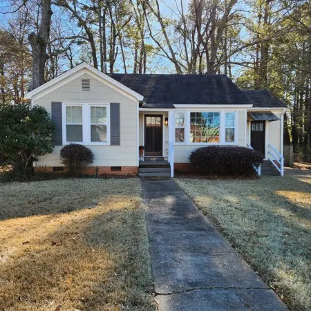 The Callaway Cottage- HOME AWAY FROM HOME!