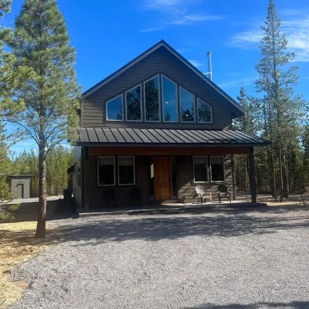 Newer 3-Bedroom Cabin in Fantastic Two Rivers North, Free WiFi