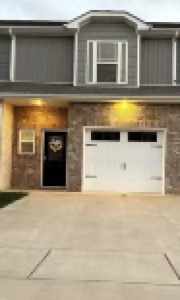 Beautiful Townhome with Pool