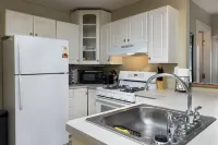 Beautiful studio apartment in Saratoga - short walk to downtown