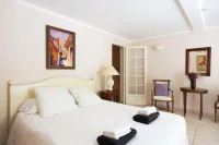 Charming Villa in the South of France with Private Pool and Gardens