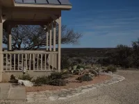 Hill Country Getaway with an Amazing View