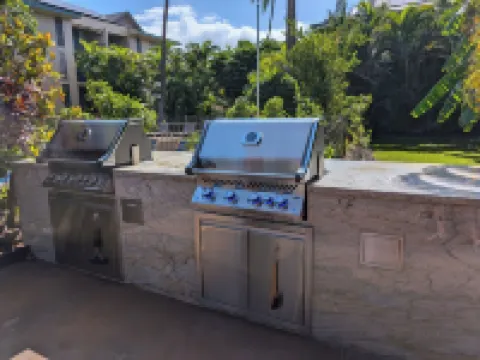 Beautiful 2 Bdrm by Charley Young Beach. Walk to Kihei Downtown. from 99/Night!