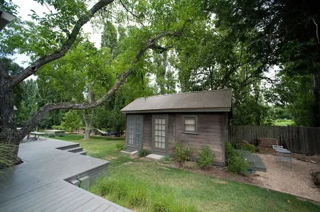 TandaTula, Wine Country Sanctuary with Pool, Hot Tub, Bocce, Fire Pits and More!