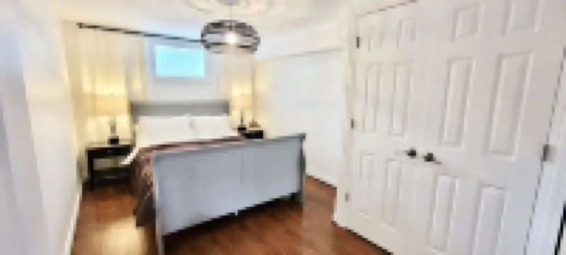 Modern cottage w/sauna, fire pit, outdoor dining, pool table, & sunroom Hotels in 