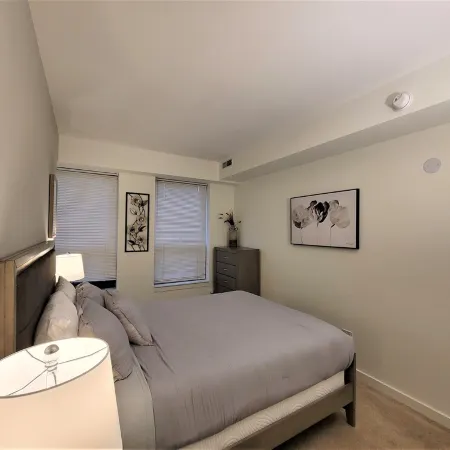 Executively Appointed Condo, w/resort amenities, IND GAR, Pool, Gym+ Biz Lounge