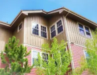 Granby Ranch Getaway sleeps 5! 2-bed, 2-bath, access to heated pool/hot tub!