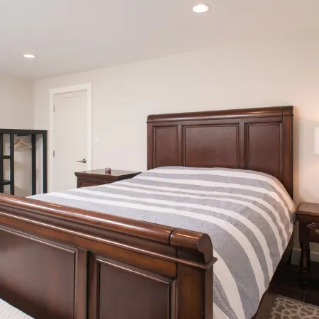 Modern And Spacious Berkshires Retreat 5 bdrm 3 bath