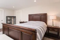 Modern And Spacious Berkshires Retreat 5 bdrm 3 bath