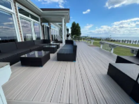 Waterfront Home on the Chesapeake Bay with Pier only 30 min from naval academy