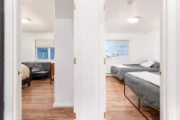 Sauna - Heated Garage - Great Location - Mountain Views - Quiet Neighborhood