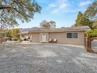 25 Mins to Yosemite - Hot Tub - BBQ - Walk to Town