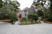 Classic Cape: Huge Yard, Walk to Beaches, Brewster Flats, Restaurants & Bars