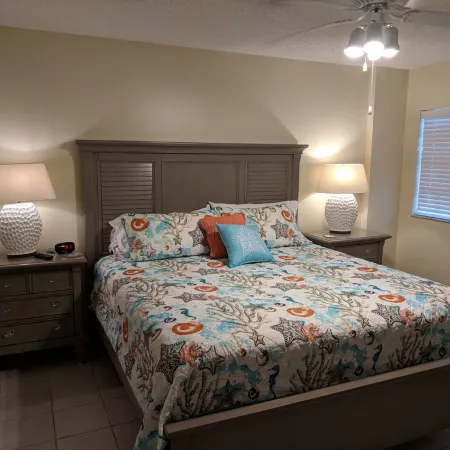 {PRIVATELY OWNED} This 2 Bedroom Has Everything You Need.with a Fantastic View.
