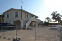 Canal Home with Direct Ocean Access, 75' dock, Hammock,  Coconut Trees & More🌴