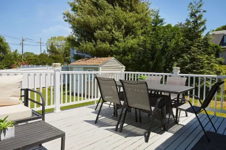 MINI PALACE @ MYSTIC SEAPORT & AQUARIUM: 5 QUEEN BEDS 1 BUNK BED