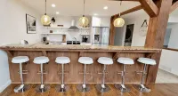 Modern cottage w/sauna, fire pit, outdoor dining, pool table, & sunroom - 5 звезд