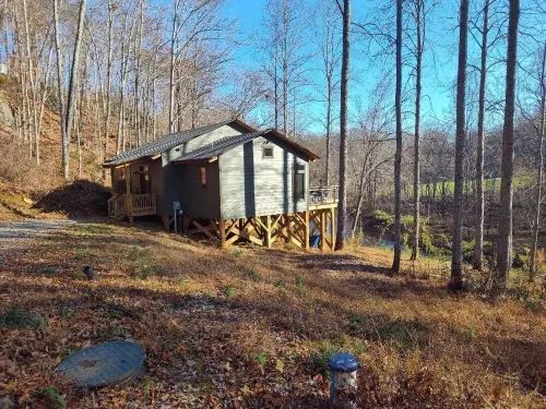 The Rockfish River Cabin,Private,River Sounds, Stunning Views! 10 Min to Rt 151!