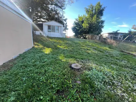 Charming 2-bedroom mobile home with WiFi and AC in Okeechobee