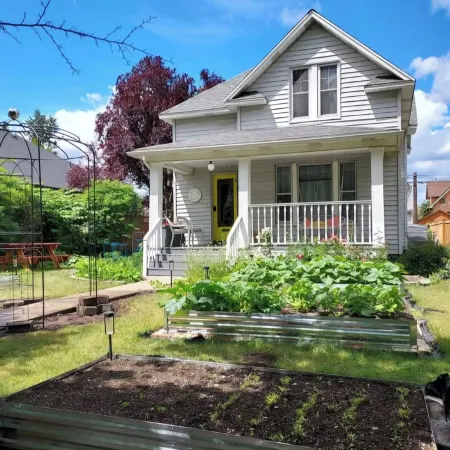Billiken Inn, Private Loft in 2 Story Victorian