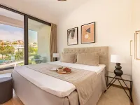 Sanders River Plaza - Chic 2-Bdr Apt with Balcony